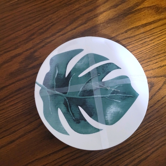 4pc saucer set white with green leaf - Picture 1 of 2